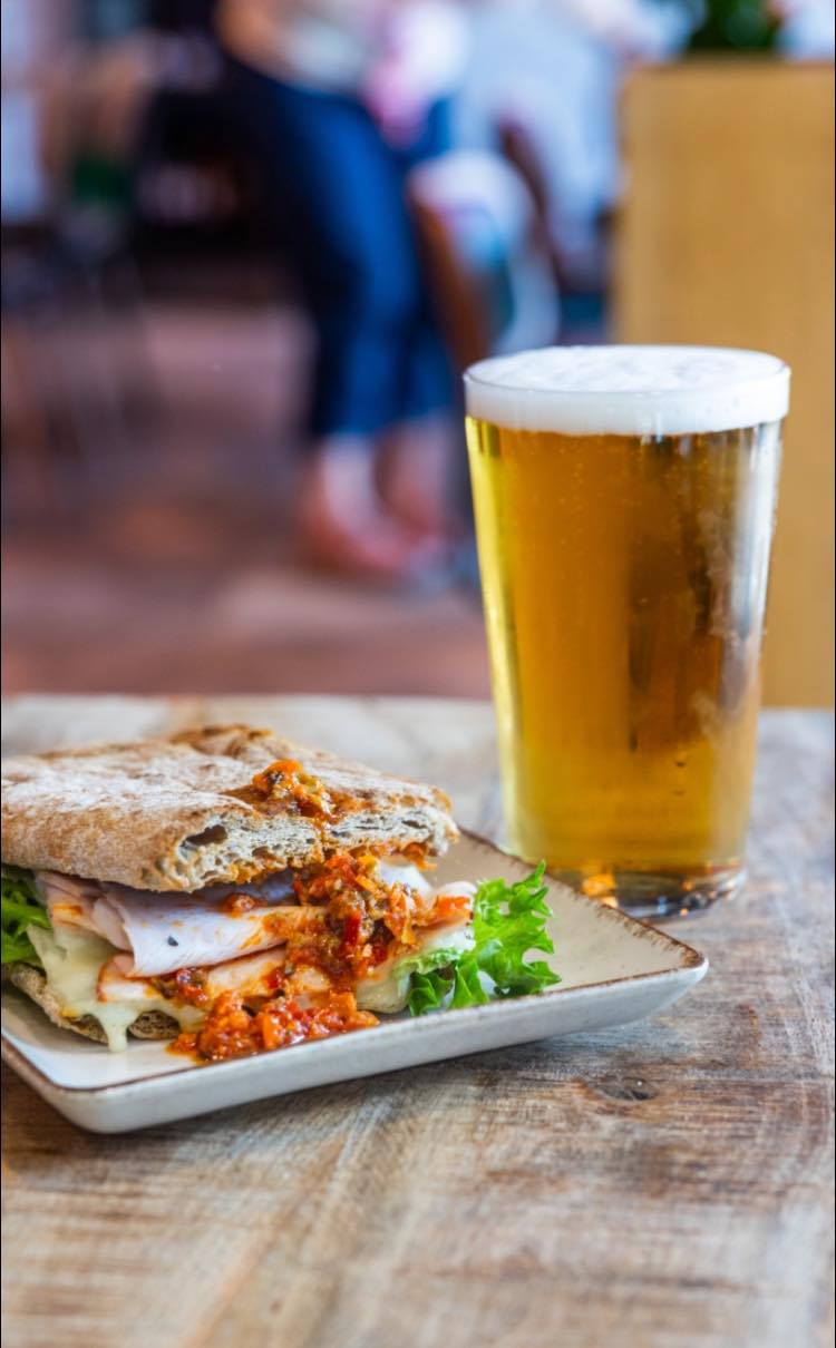 Helsinki Airport food guide: every restaurant & café (by zone)